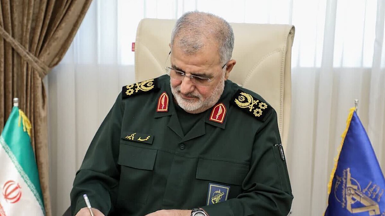 پاسداران انقلاب دست بر ماشه مهیای اجرای دستور فرمانده معظم کل قوا هستند