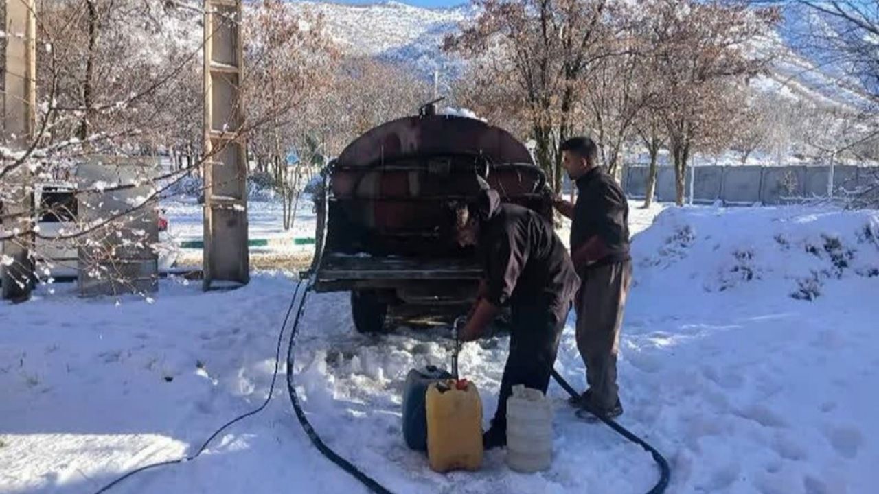 ارسال و ذخیره سازی بیش ۸۵ درصداز سهمیه نفت سفید روستا‌های  کردستان