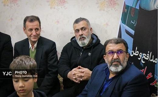 دیدار اهالی رسانه قم با خانواده شهید عباس اسدی از شهدای اغتشاشات اخیر