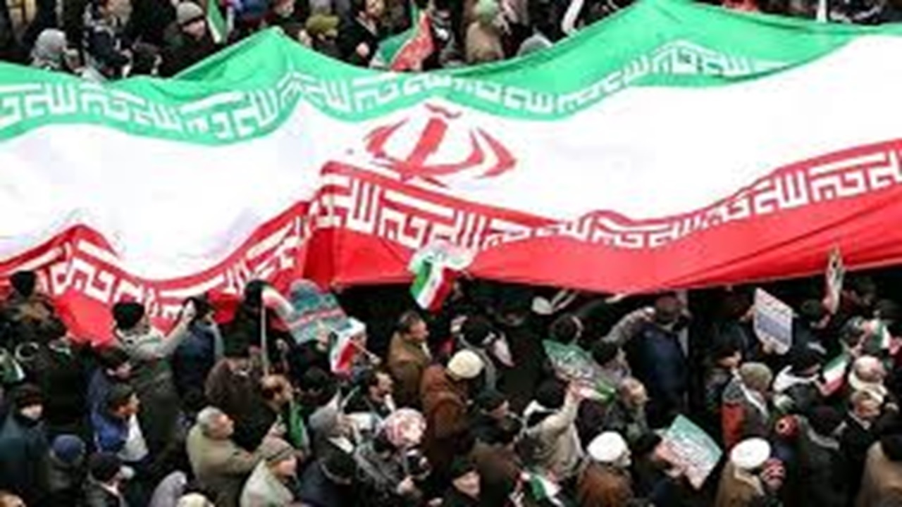 آمادگی مردم برای حضور حماسی در راهپیمایی ۲۲ بهمن + فیلم