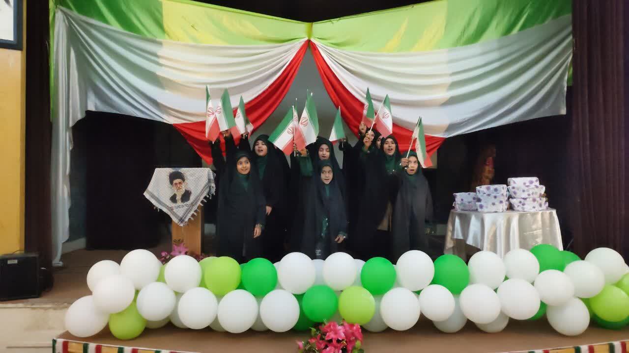 مراسم رونمایی از &laquo;شمیم آلاله&zwnj;ها&raquo; همزمان با جشن پیروزی انقلاب در صالح&zwnj;آباد