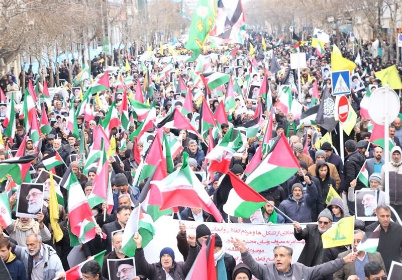 پیر و جوان پای انقلاب؛ حضور مردم سراسر کشور در ۲۲ بهمن