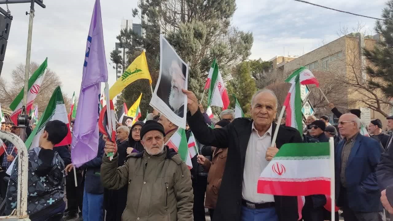 جشن ۴۷ سالگی انقلاب و حضور مردم قزوین در راهپیمایی ۲۲ بهمن+ تصاویر