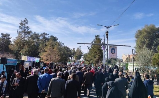 پیر و جوان پای انقلاب؛ حضور مردم سراسر کشور در ۲۲ بهمن