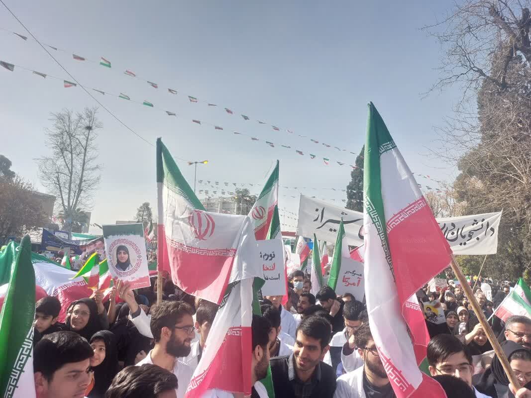 نمایش وحدت و وفاداری مردم فارس به انقلاب + فیلم