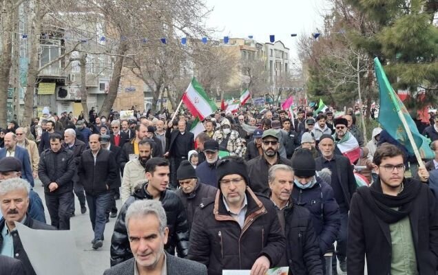 پیر و جوان پای انقلاب؛ حضور مردم سراسر کشور در ۲۲ بهمن