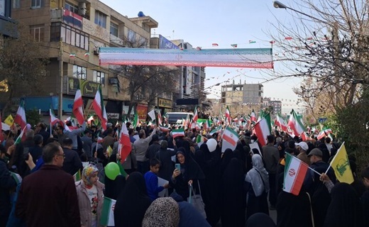 پیر و جوان پای انقلاب؛ حضور مردم سراسر کشور در ۲۲ بهمن