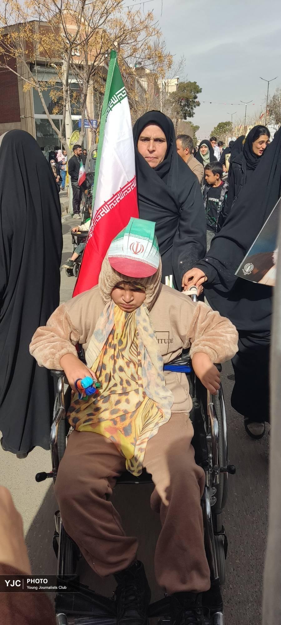 حضور سمنانی ها در طلیعه شکوه راهپیمایی ۲۲ بهمن+ عکس