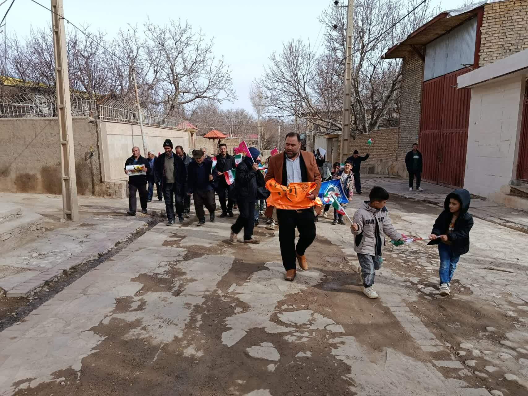 مراسم راهپیمایی 22 بهمن روستای گردشگری توآباد