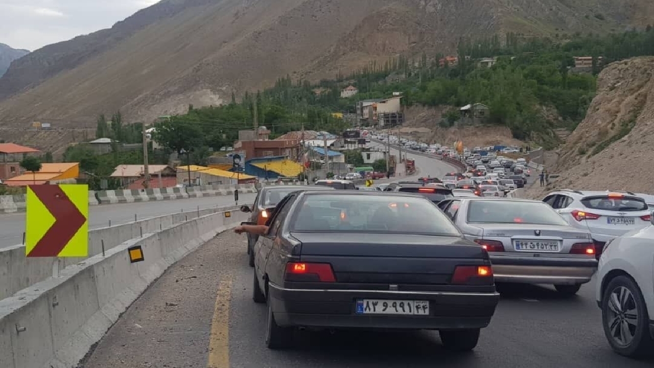 ترافیک سنگین در محور هراز و چالوس/ بارش برف و باران در ۷ استان کشور