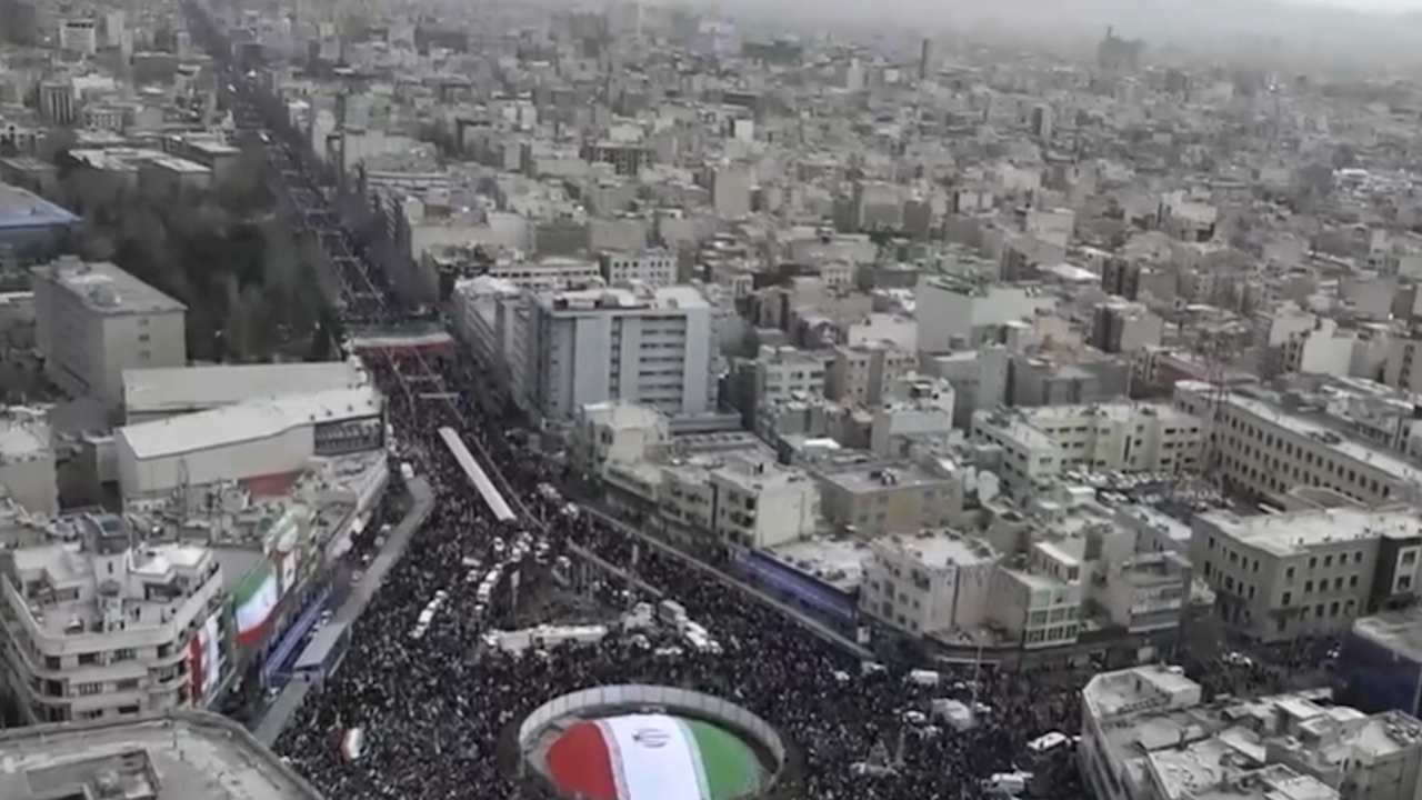 اولین تصاویر هوایی از حضور مردم تهران در راهپیمایی ۲۲ بهمن + فیلم