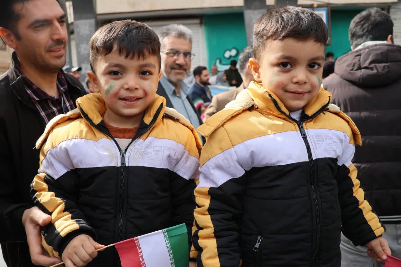 حضور کودکان در جشن بهار انقلاب