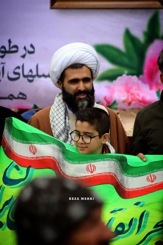 مراسم گرامیداشت یوم الله دهه فجر مراسم گرامیداشت یوم الله دهه فجر