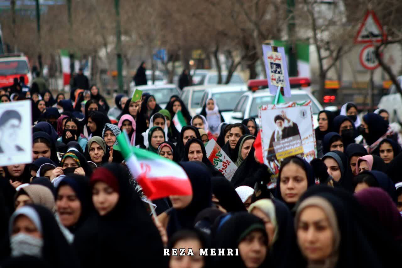 مراسم راهپیمایی 22 بهمن در اشترینان مراسم راهپیمایی 22 بهمن در اشترینان