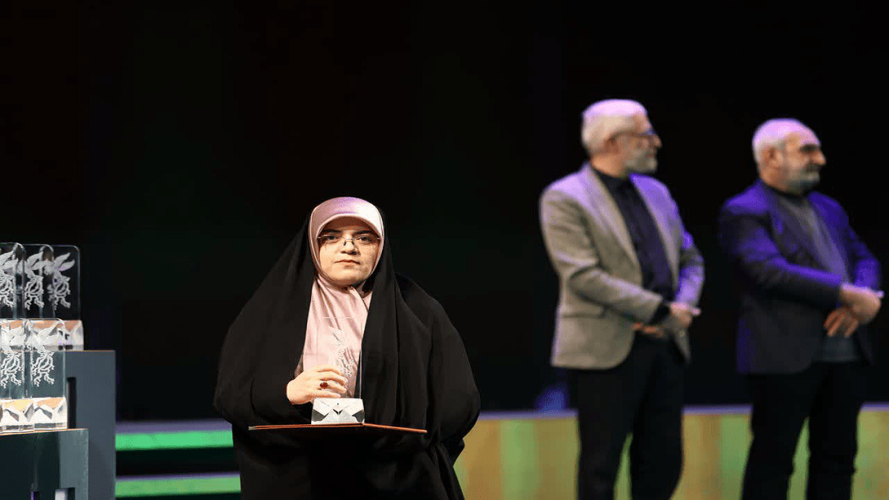سیمرغ بهترین مستند جشنواره فیلم فجر در دستان هنرمند قمی