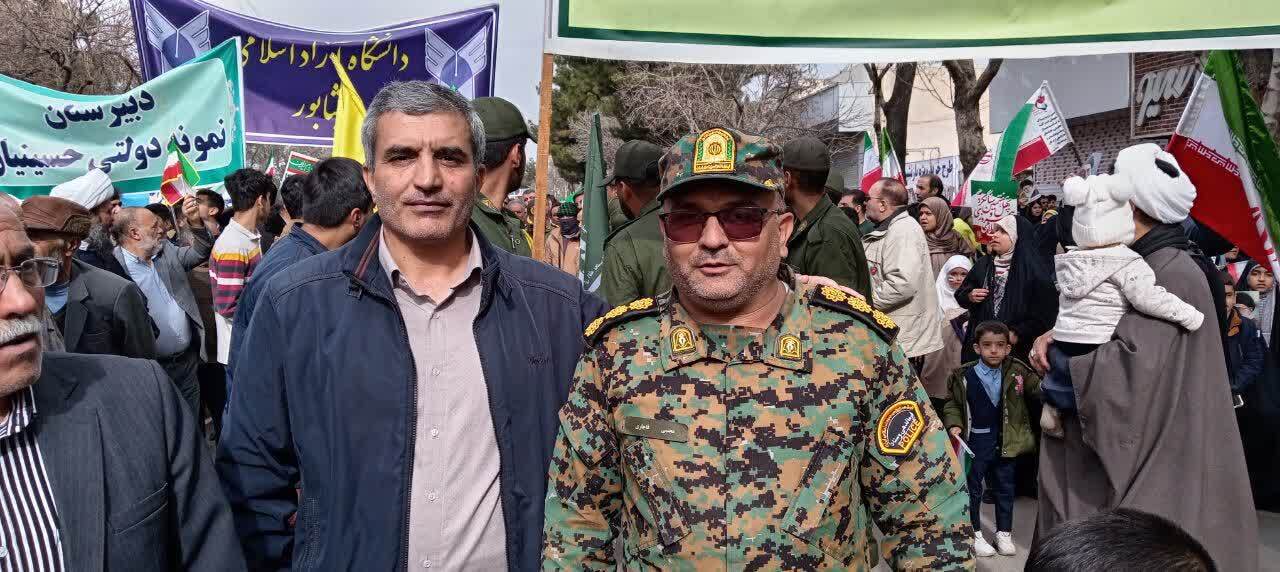 حضور باشکوه سربازان مرکز آموزشی شهید مطهری فراجای نیشابور در راهپیمایی ۲۲ بهمن + عکس