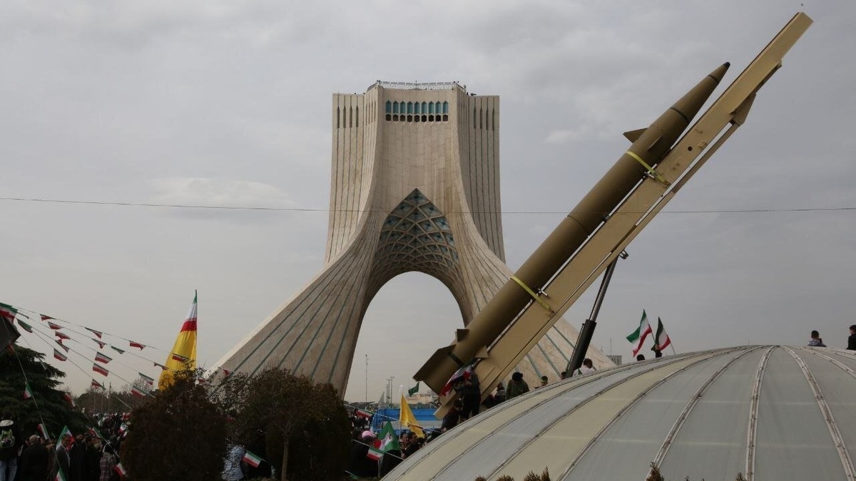 روایتی از حاشیه خیابان‌ها تا قلب راهپیمایی + فیلم