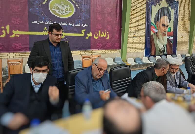 آزادی و مرخصی ۱۲۵ زندانی واجد شرایط از زندان مرکزی شیراز