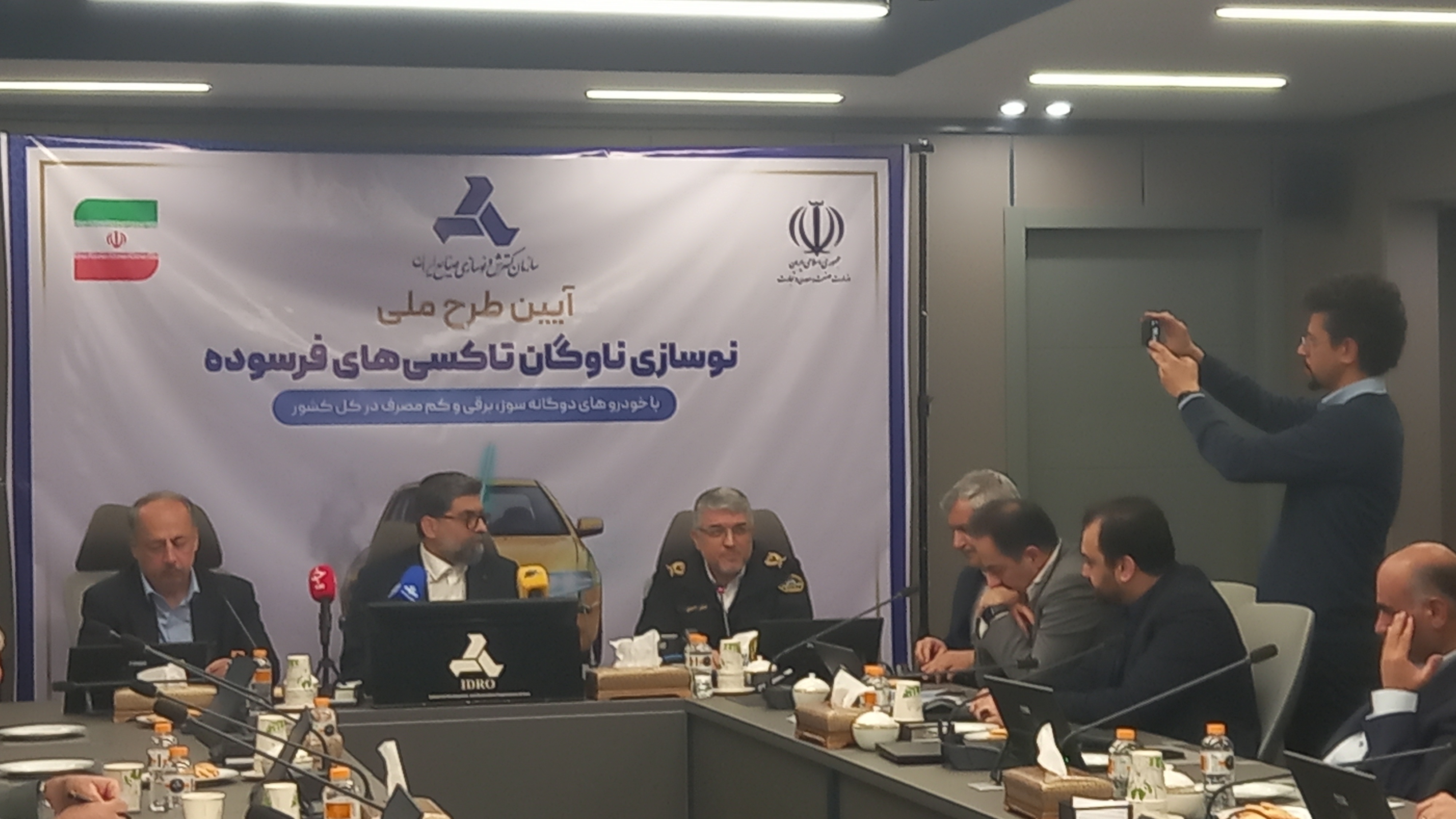 نوسازی ۹۶ هزار دستگاه تاکسی فرسوده و موتورسیکلت اجرایی شد