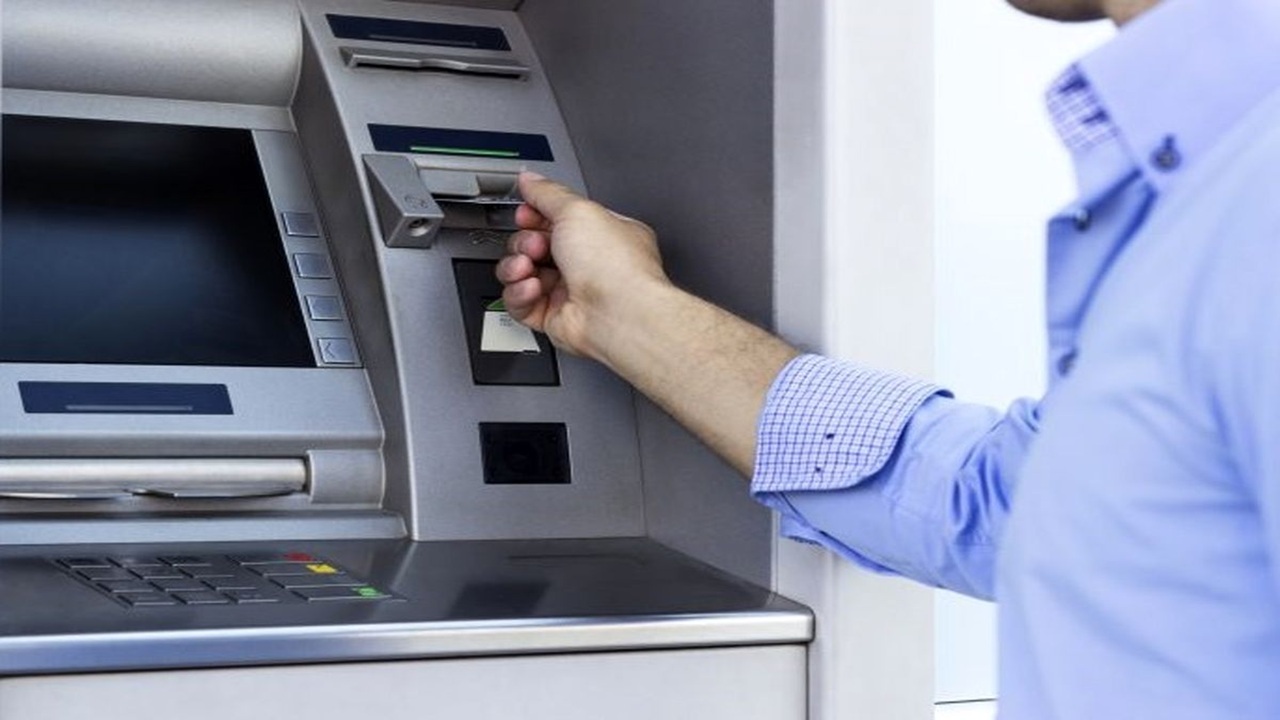 قطعی سیستم عابربانک مشتریان را به دردسر انداخت