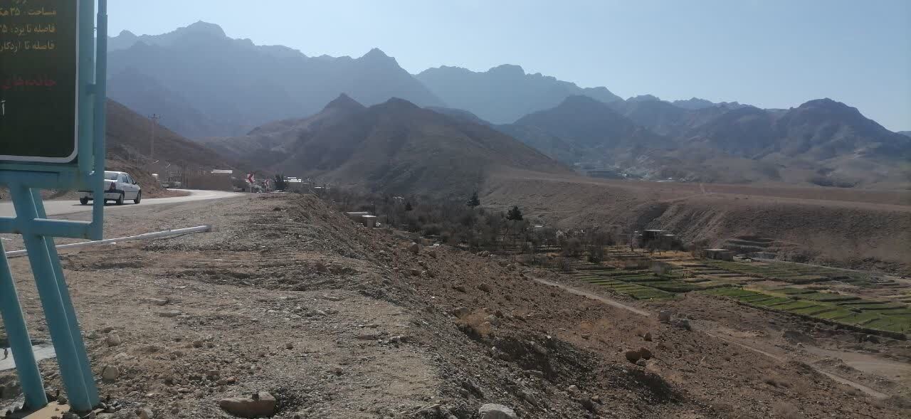 گلایه گردشگران روستای انجیرآوند اردکان از خشکسالی درختان گلایه گردشگران روستای انجیرآوند اردکان از خشکسالی درختان