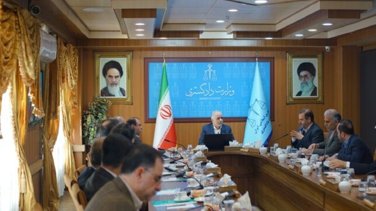 وزیر دادگستری: در رسیدگی به پرونده‌های تعزیراتی فرایند تولید آسیب نبیند