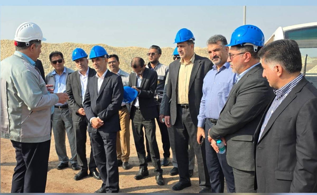باشگاه خبرنگاران -بازدید ناظر گمرکات استان از کارخانه کربنات سدیم بندرعباس
