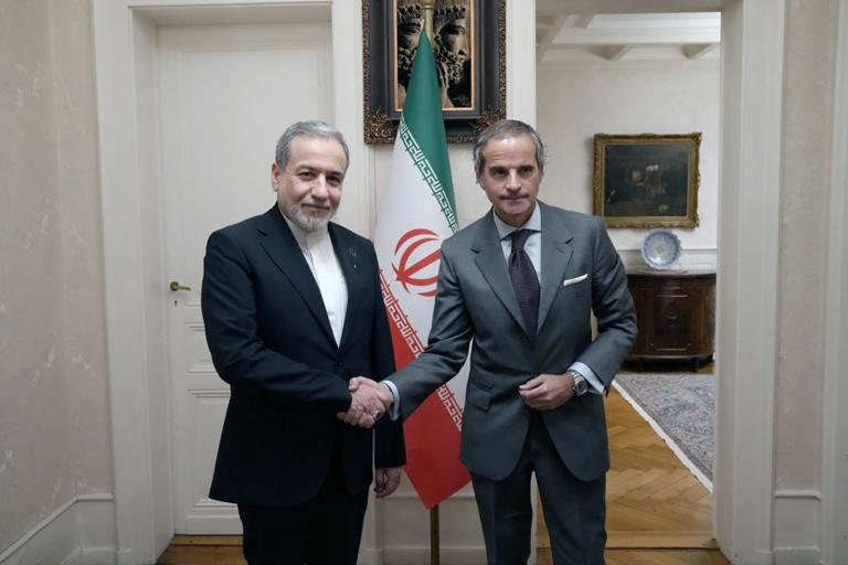 ابتکار عمل ایران در مذاکرات؛ ارائه پیشنهادهای سازنده همزمان با تأکید بر خطوط قرمز