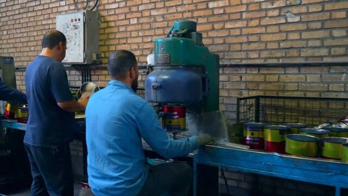 باشگاه خبرنگاران -خروج یک واحد تولید رنگ از ورشکستگی با حمایت دادگستری تهران و پرداخت مطالبات بستانکاران