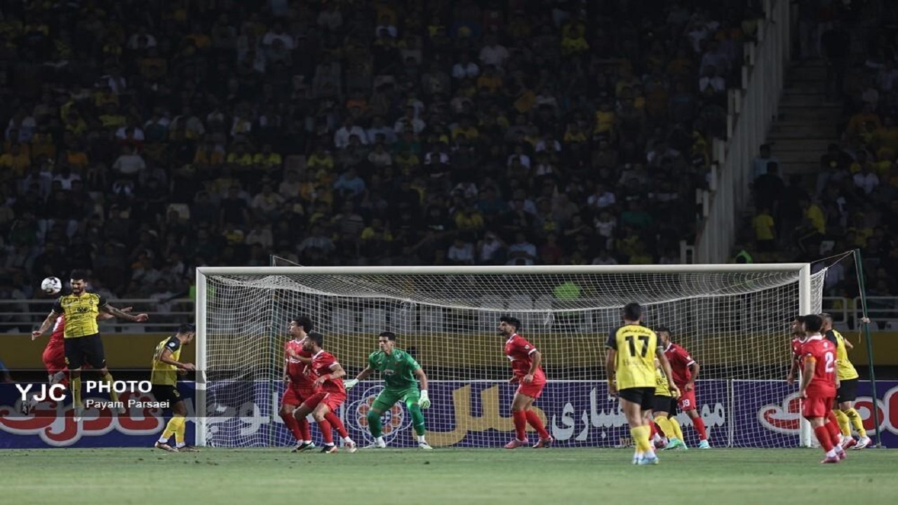پرسپولیس ۲ - ۱ سپاهان/ پرسپولیس به صدر بازگشت