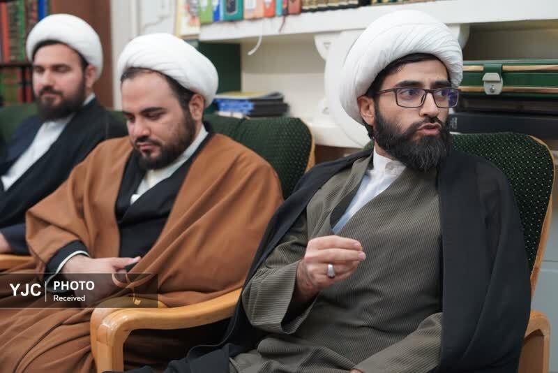 برای توهین و استهزا شدن آماده باشید، اما بدانید که خدا با شماست برای توهین و استهزا شدن آماده باشید، اما بدانید که خدا با شماست