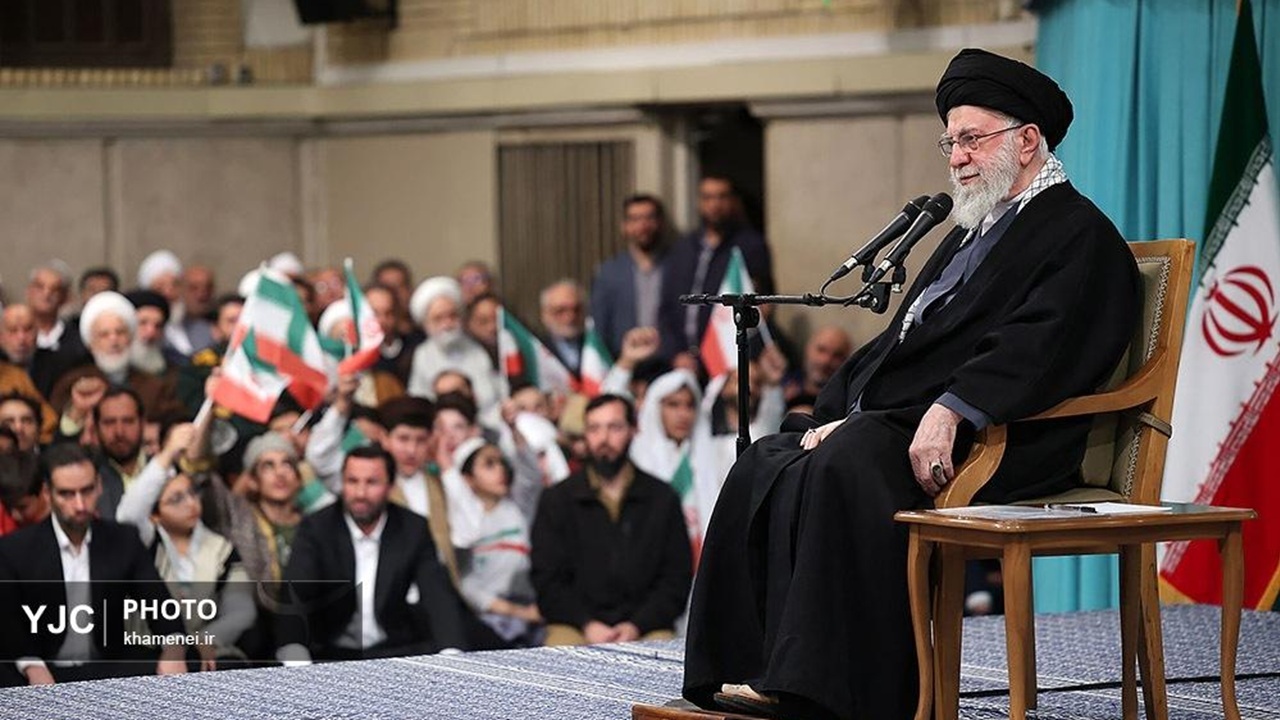بازخوانی بیانات رهبر معظم انقلاب از توطئه آمریکایی علیه ایران + فیلم