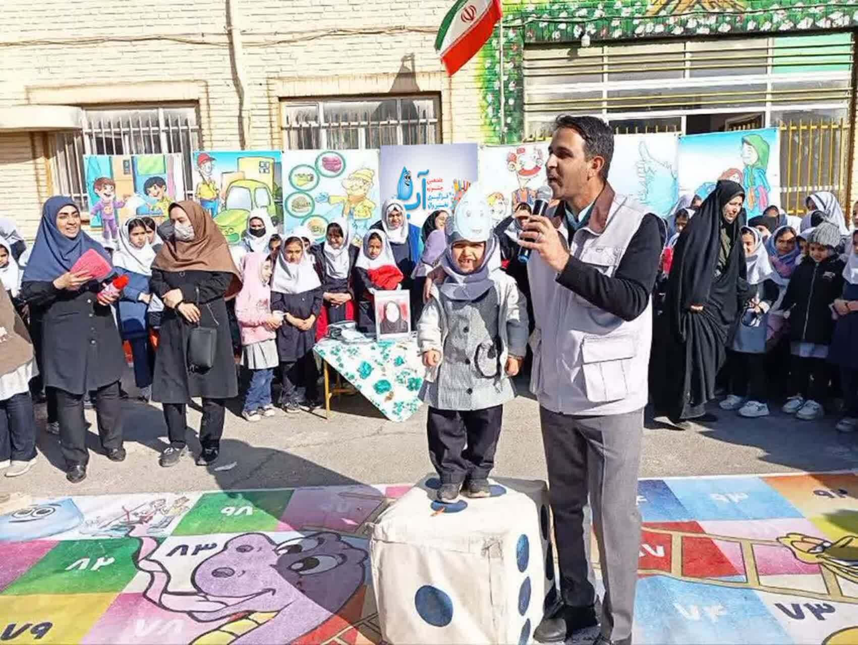 ٣٩۰ دانش&zwnj;آموز دبستان