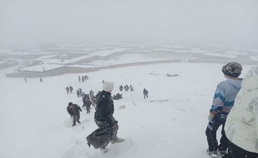 راه اندازی پیست سرسره بازی در روستای خورهشت+ تصاویر و فیلم