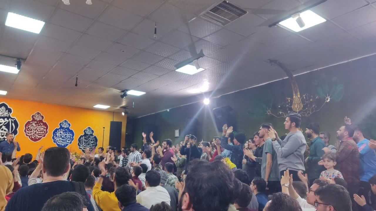 جشن و شادمانی قمی&zwnj;ها به مناسبت اعیاد شعبانیه + عکس