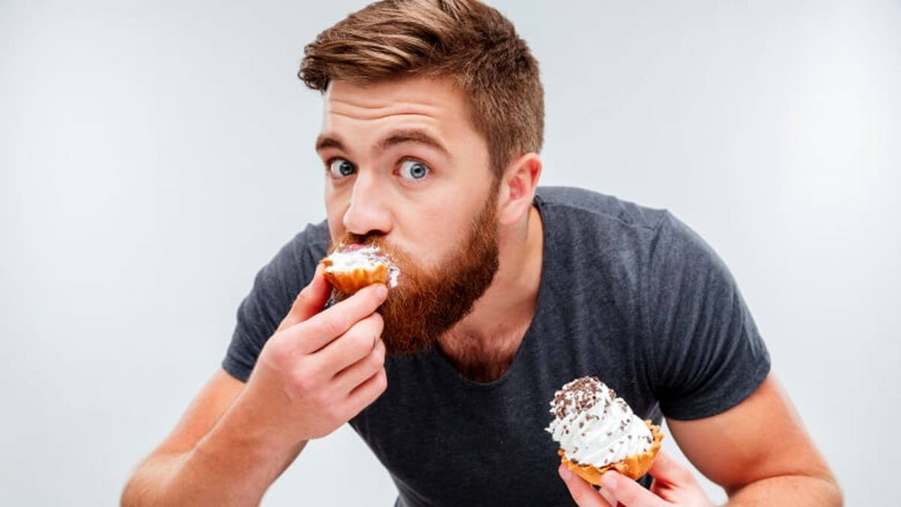 چرا وقتی استرس داریم سراغ خوراکی‌های شیرین می‌رویم؟