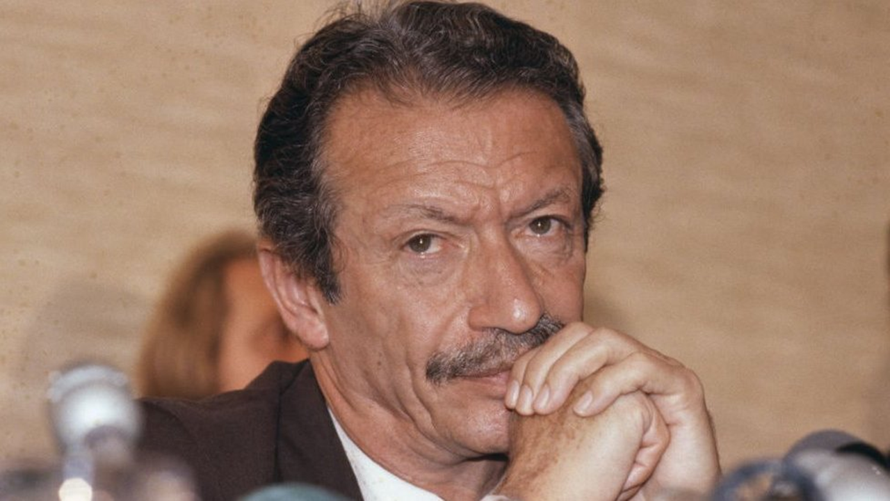 امام چگونه با بختیار اتمام حجت کرد؟