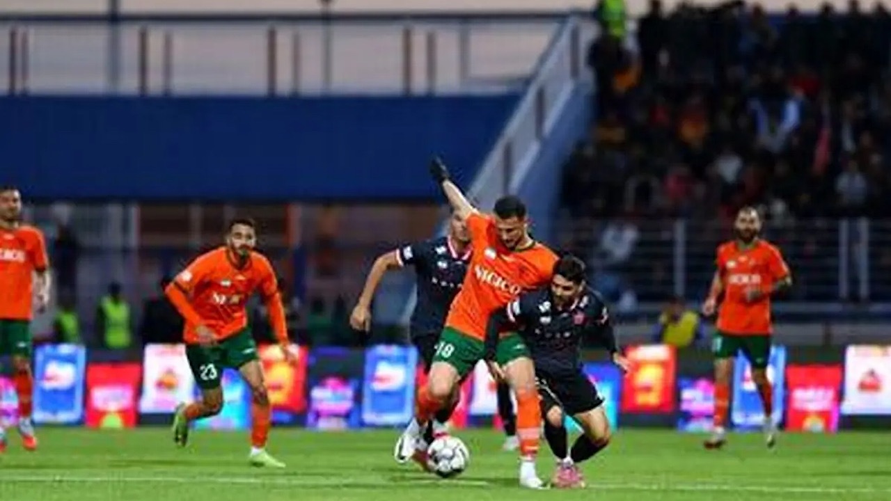 زمان بازی فولاد - پرسپولیس تغییر کرد