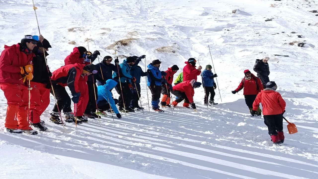 جستجوی کوهنورد مفقودی در ارتفاعات الوند همدان ادامه دارد