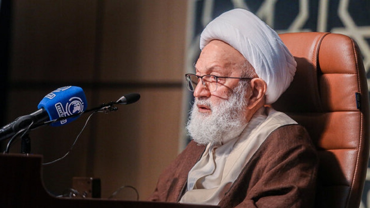 میلیون‌ها نفر جان خود را فدای آیت‌الله خامنه‌ای می‌کنند