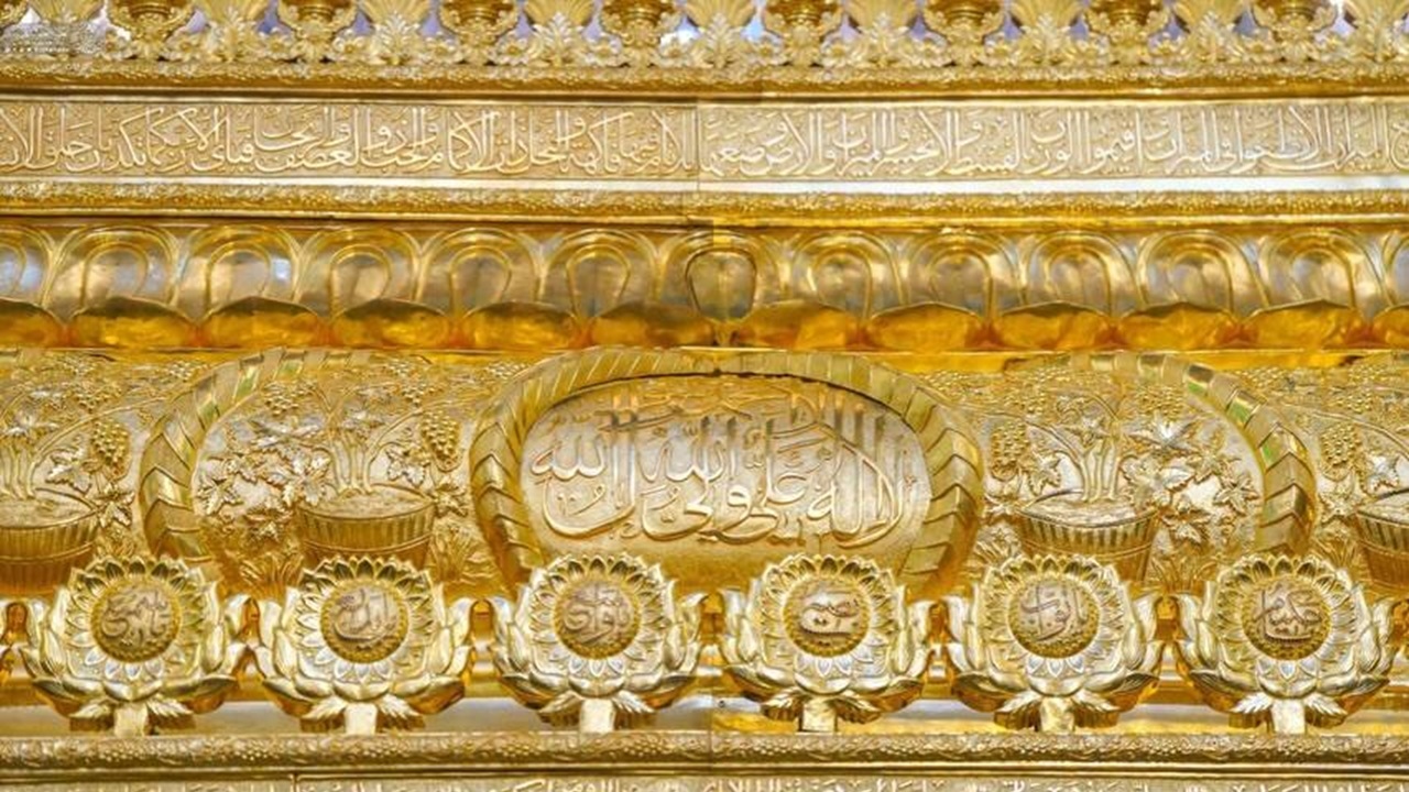 رونمایی از تاج طلایی جدید ضریح امیرالمومنین (ع) + فیلم