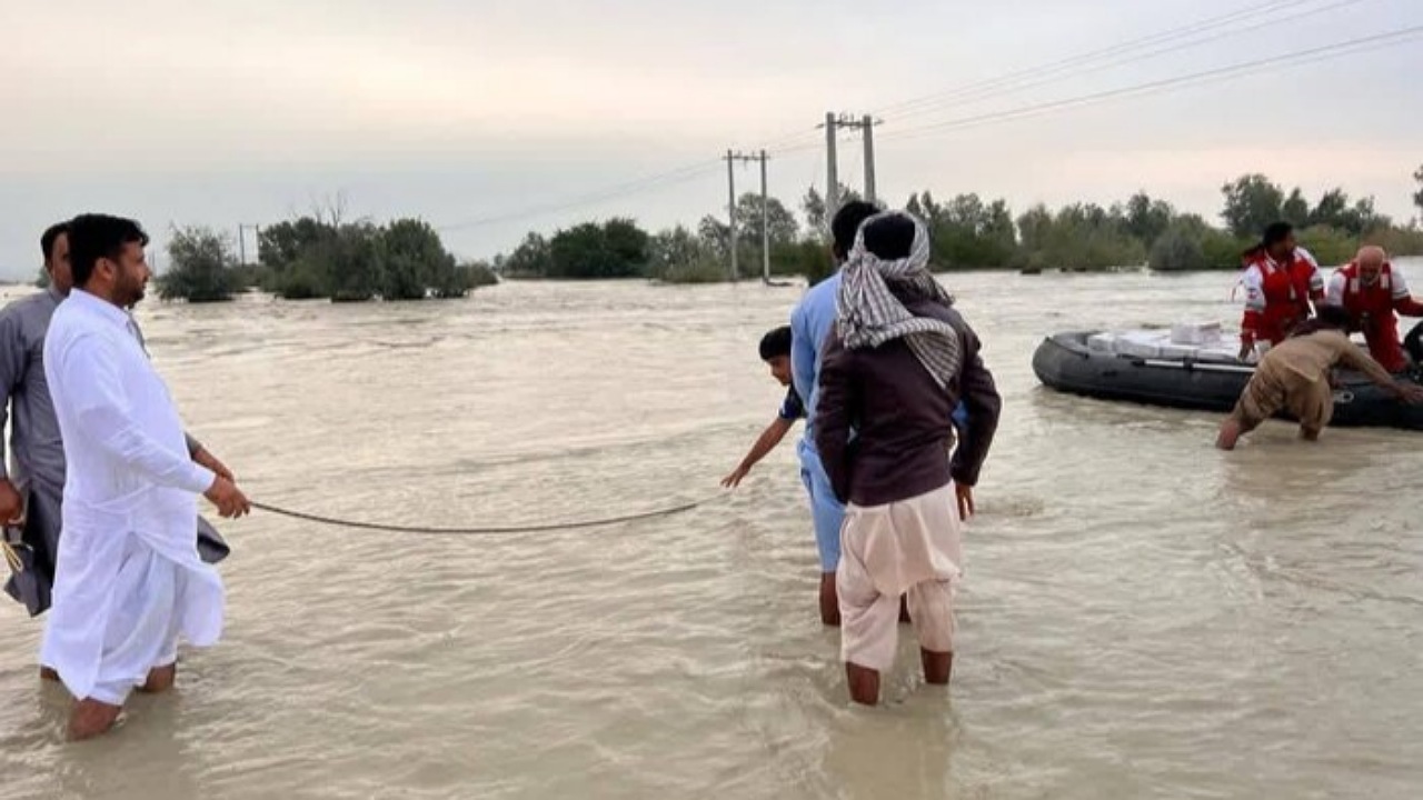 بازگشایی ۶ محور درگیر سیلاب جنوب سیستان و بلوچستان