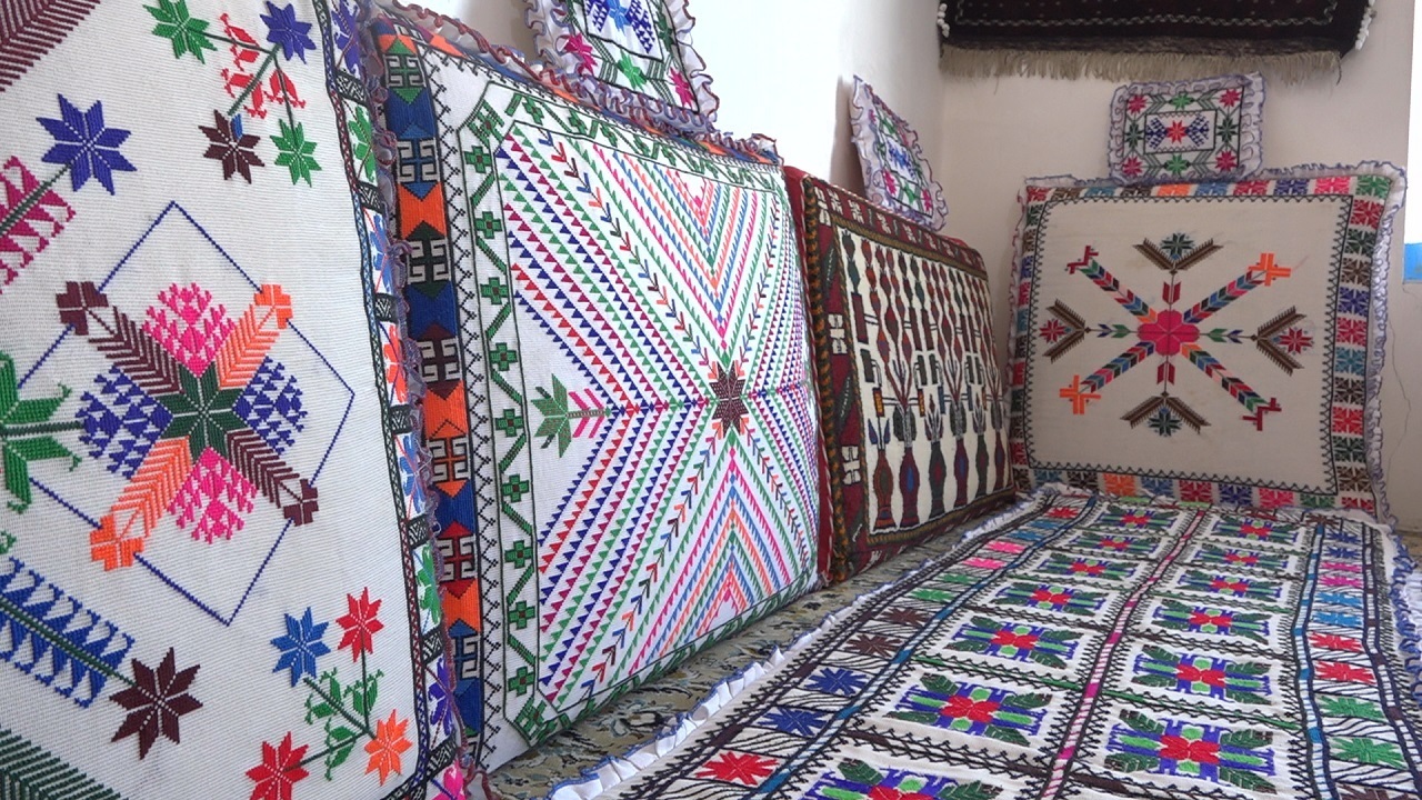 هنر دست بانوان به ماه بانو جانی دوباره بخشید