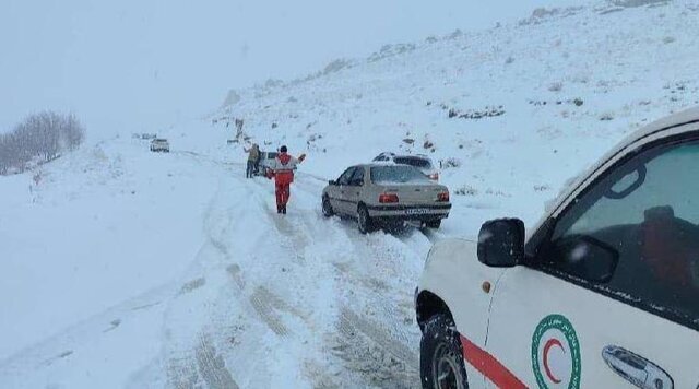 تمام محورهای فارس باز است / تردد روان در ۱۱ محور برف‌گیر