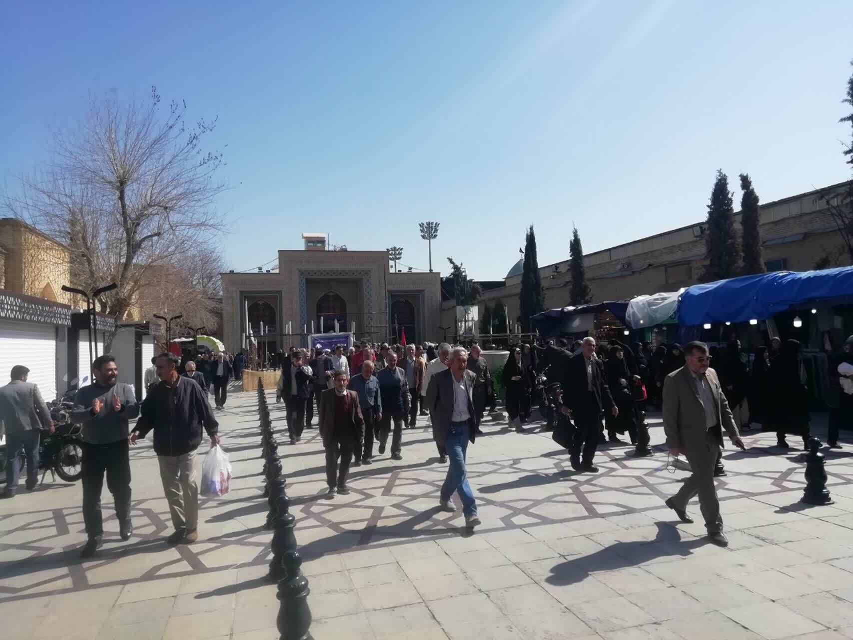 برگزاری اولین نماز جمعه ماه مبارک رمضان در حرم مطهر احمدبن موسی (ع) شیراز