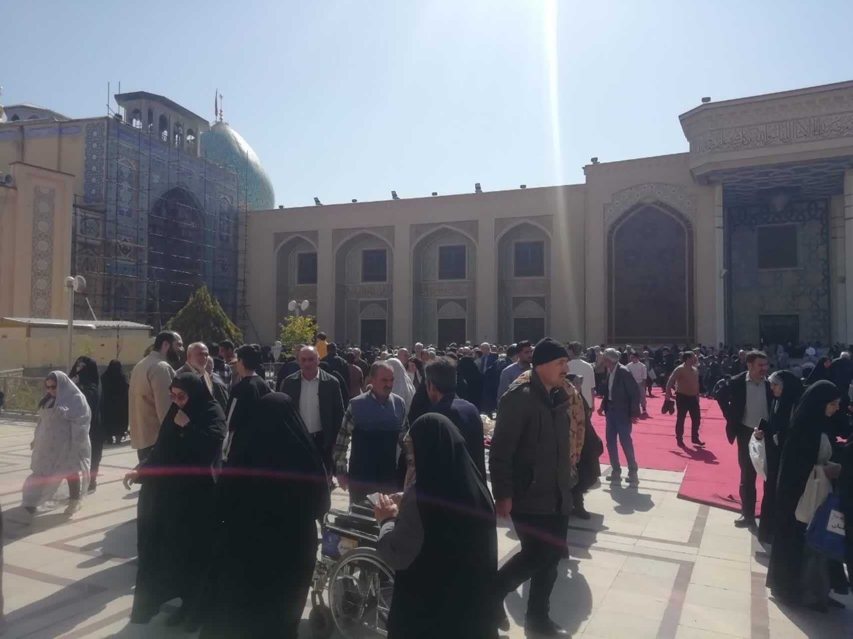 برگزاری اولین نماز جمعه ماه مبارک رمضان در حرم مطهر احمدبن موسی (ع) شیراز