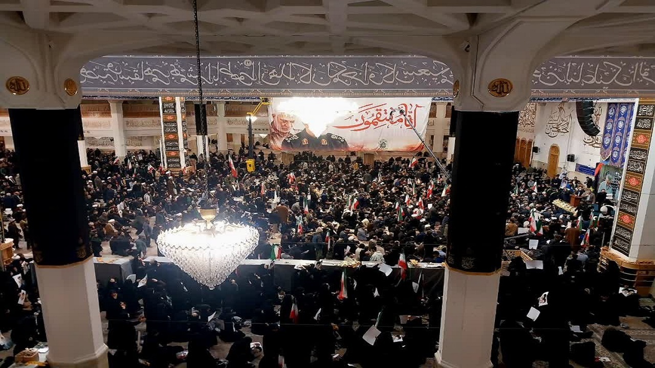 ندای لبیک یاحسین(ع) مردم ولایتمدار قم در پی شهادت رهبر معظم انقلاب+فیلم
