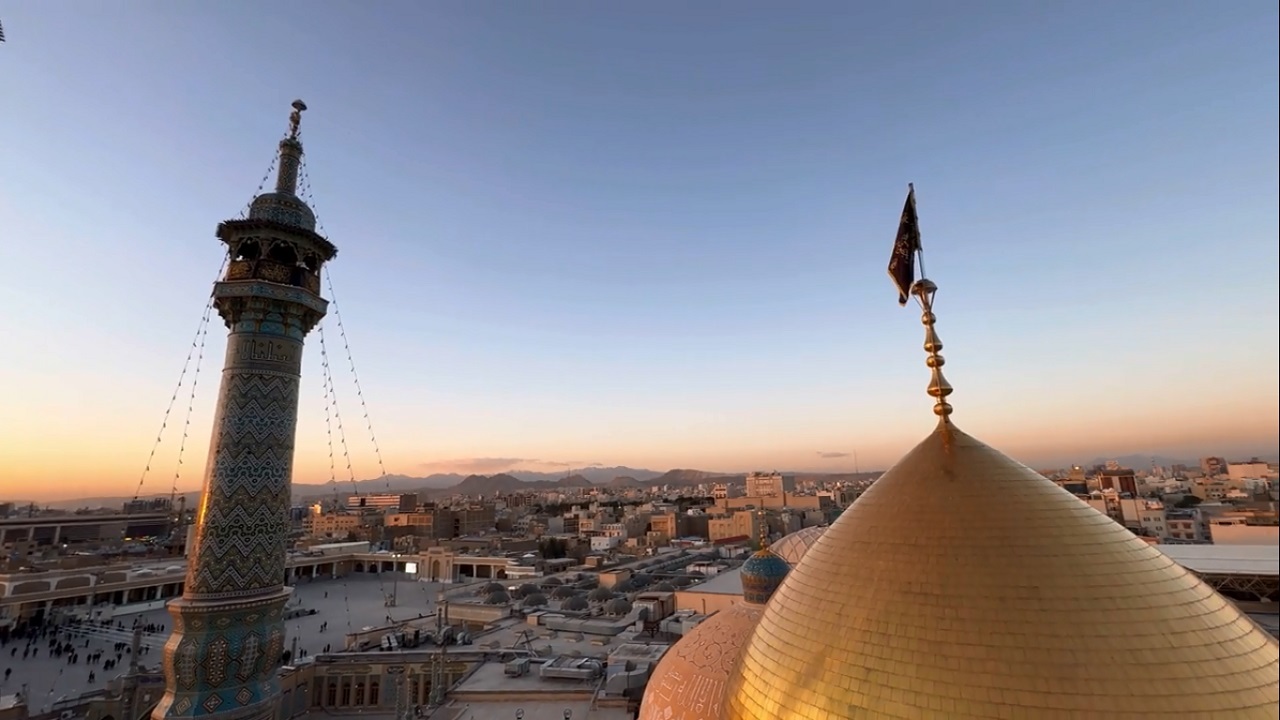 پرچم حرم حضرت معصومه(س) رنگ ماتم گرفت+فیلم

‌‌‌