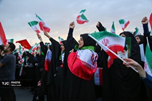 اجتماع خودجوش مردم کرمان و قم همزمان با خبر شهادت امام خامنه‌ای (ره)
