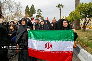 اجتماع مردم شیراز و رشت همزمان با خبر شهادت امام خامنه‌ای (ره)